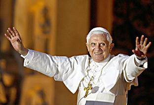 abbraccio-papa.jpg abbraccio-papa.jpg