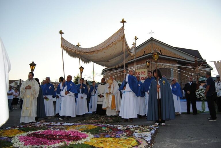 135-corpus_Domini-2011.jpg 135-corpus_Domini-2011.jpg