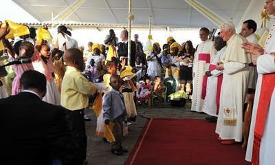 papa-snta-messa-benin