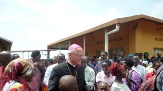 vescovo-rwanda-2012-2