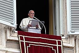 papa-francesco-angelus-3