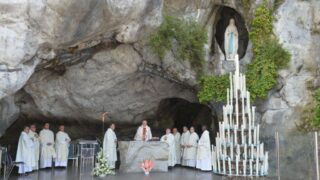 04-Lourdes-giugno-2014-seconda-gallery