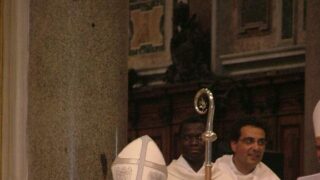 009 il neo vescovo ambrogio spreafico