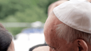 papa francesco e bimbo