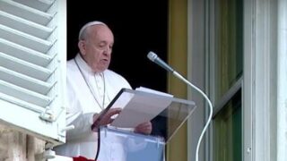 Angelus finestra palazzo apostolico