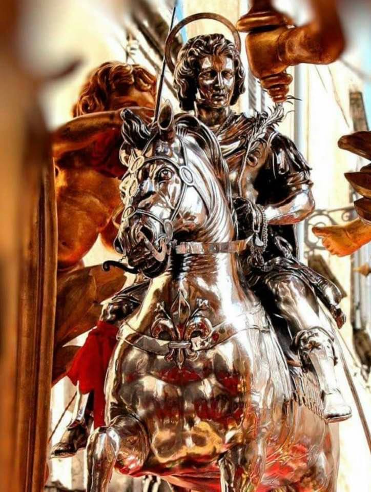 Sant ambrogio statua