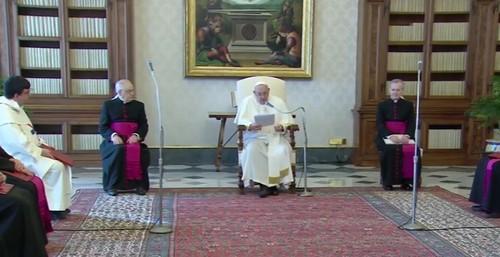 udienza generale dalla biblioteca del palazzo apostolico udienza generale dalla biblioteca del palazzo apostolico