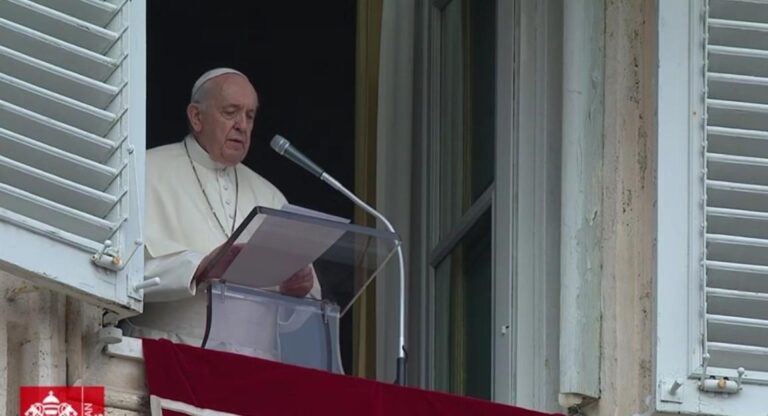 Angelus primo piano lettura