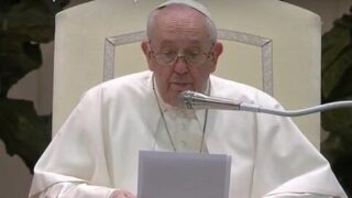 Primo piano lettura UG