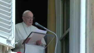 papa palazzo apostolico ravvicinato