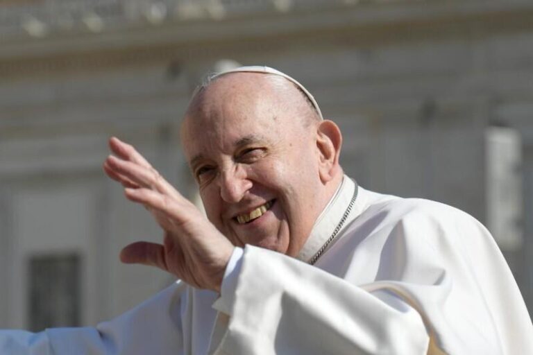 Udienza generale sorriso e saluto