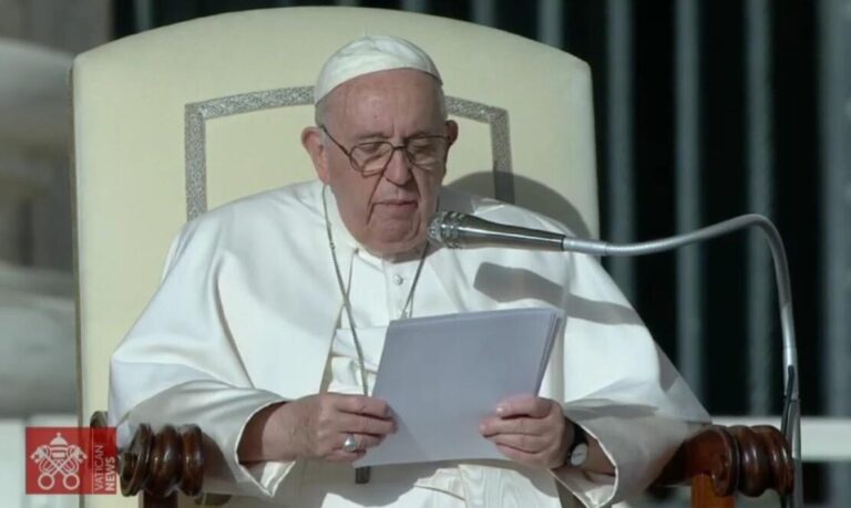 Udienza primo piano grande