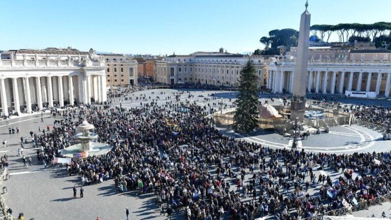 Piazza San Pietro Angelus